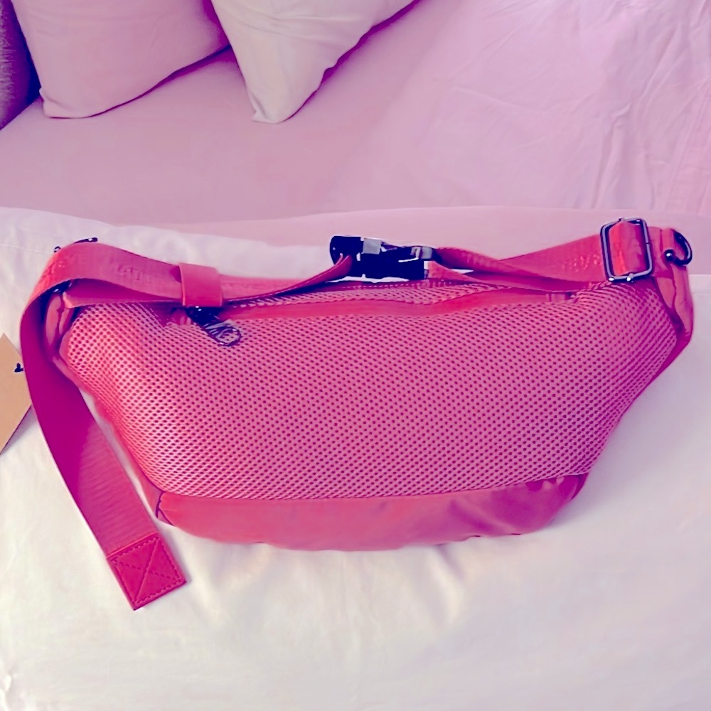 Steve Madden-Candy Pink-Extra Large Sling/Belt Bag-NWT - Picture 4 of 7